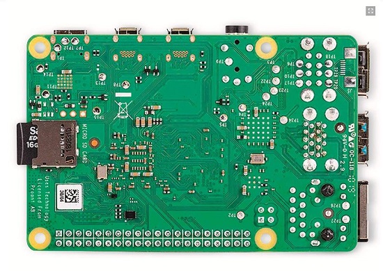 Raspberry Pi 3 Model B+ view 3