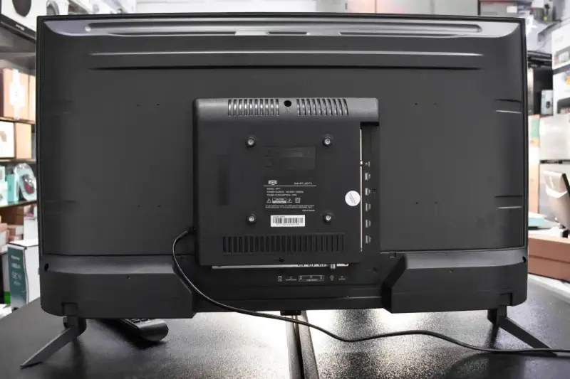 Rwaka TV 24" Digital TV view 2
