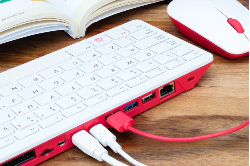 Raspberry pi 400 Personal computer kit view 3